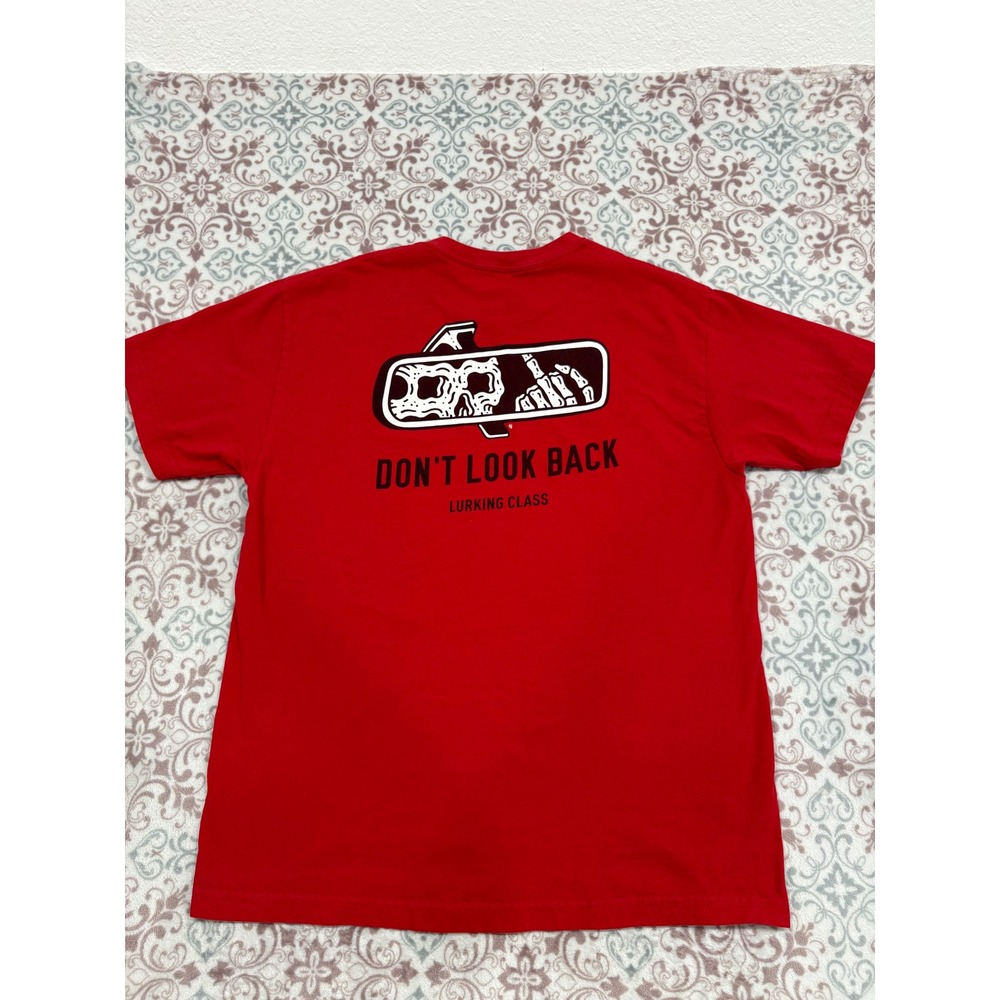 Lurking Class by Sketchy Tank Dont Look Back Red Graphic T-Shirt Mens Large